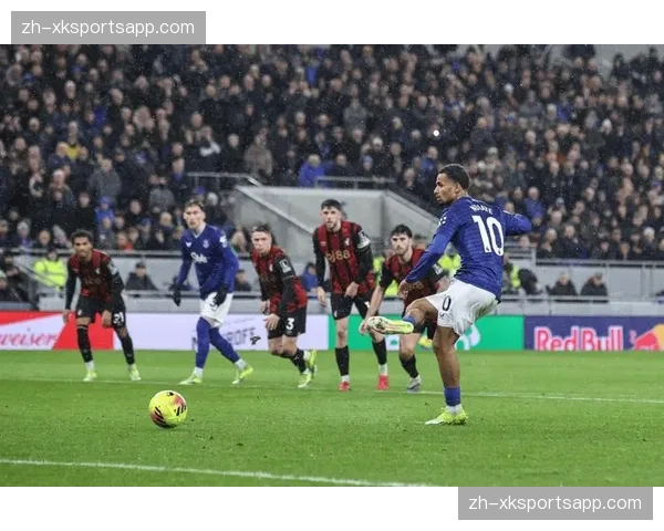 恩迪亚耶兜射展现左脚技术 埃弗顿边路进攻提供战术变数